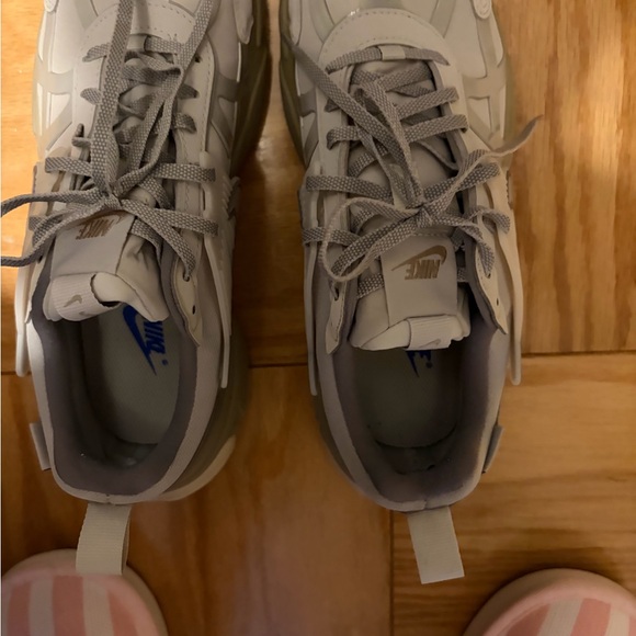 Nike Women's V2k Run Gore-Tex Sneakers - Beige and Blue - Picture 5 of 6